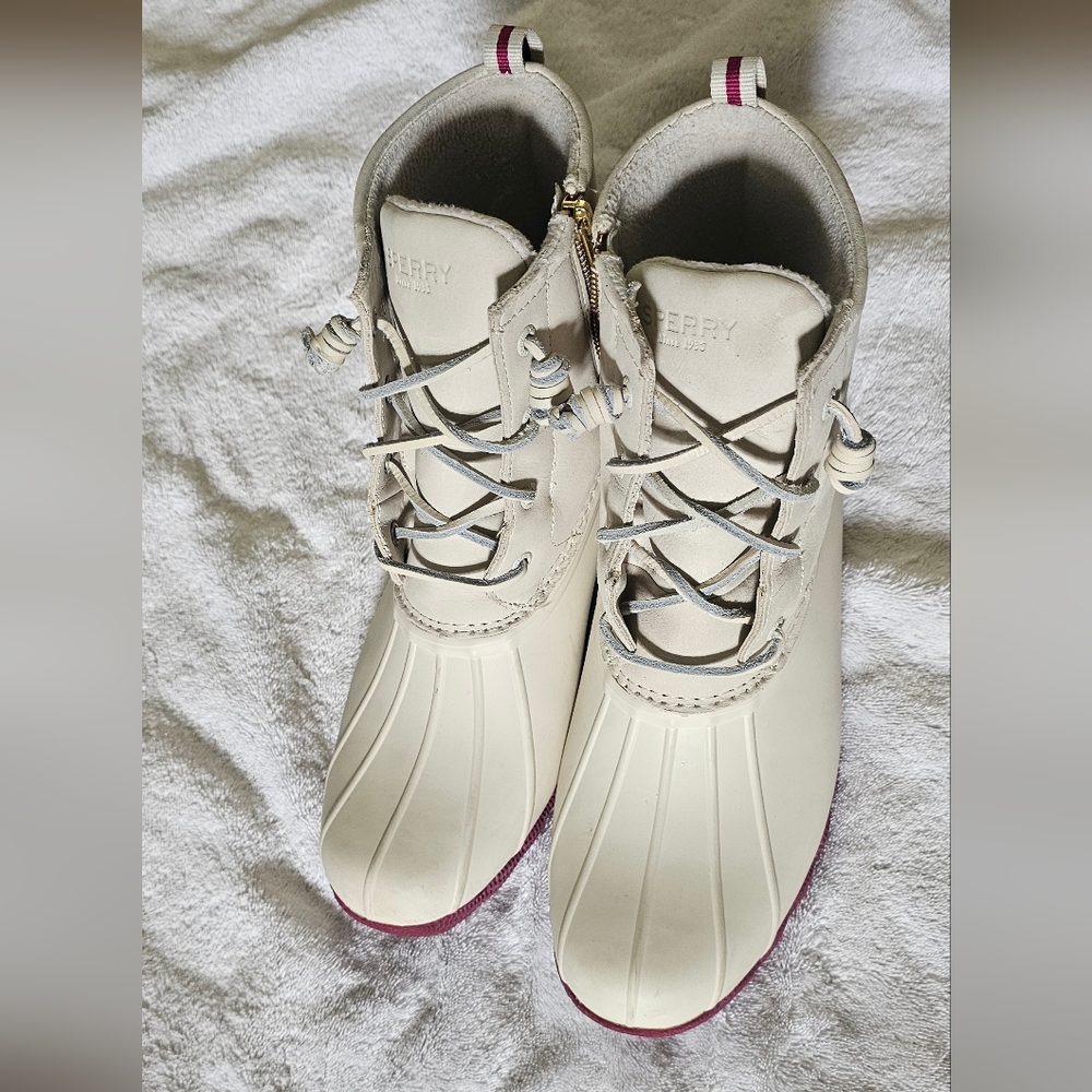 Sperry Burberry Cream and Burgundy Winter Boots